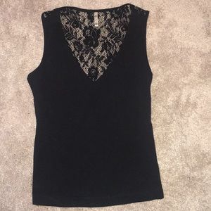 Three Dots black lace tank top